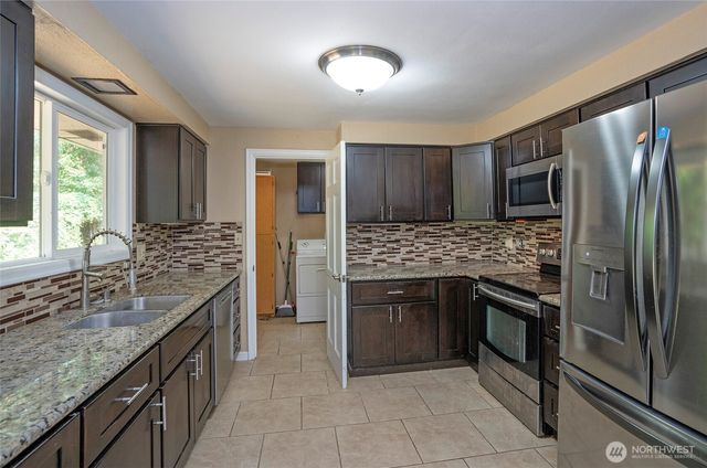 619 Cougar Street SE, Lacey, WA 98503