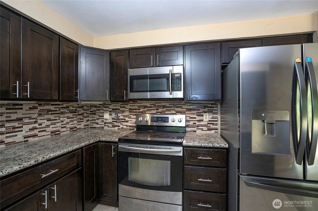 619 Cougar Street SE, Lacey, WA 98503