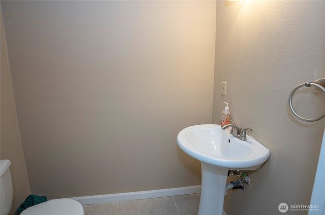 619 Cougar Street SE, Lacey, WA 98503