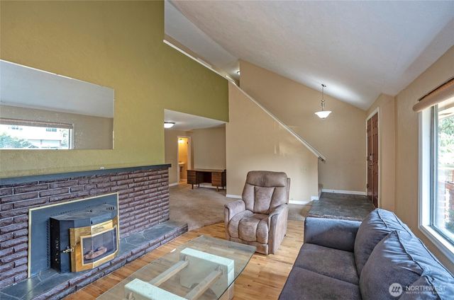 619 Cougar Street SE, Lacey, WA 98503
