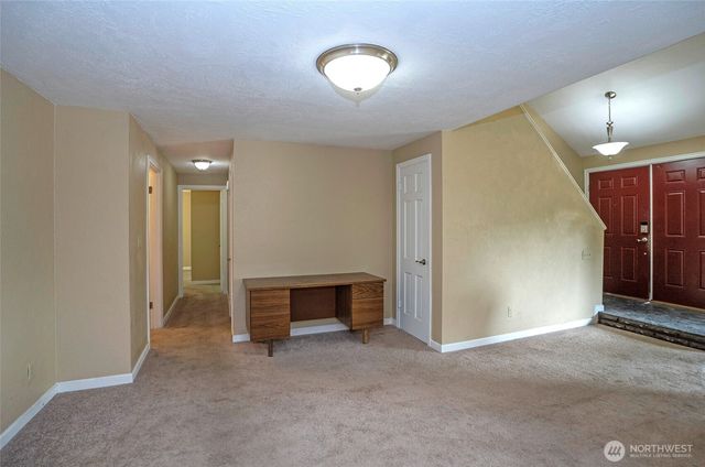 619 Cougar Street SE, Lacey, WA 98503