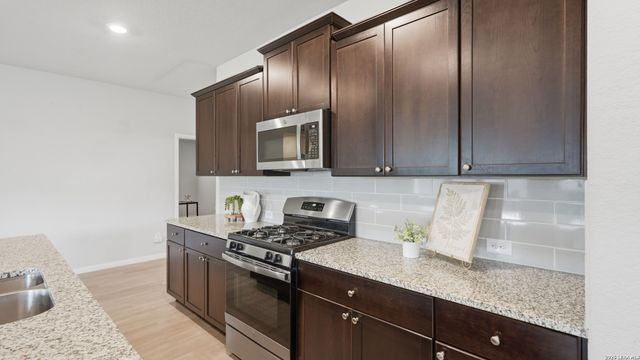 5443 JASMINE SPUR, Bulverde, TX 78163