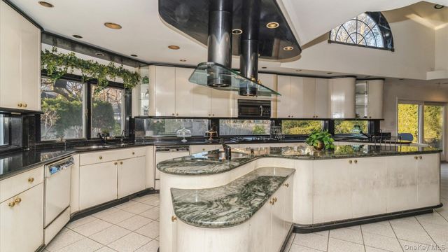 178 Wildacre Avenue, Lawrence, NY 11559