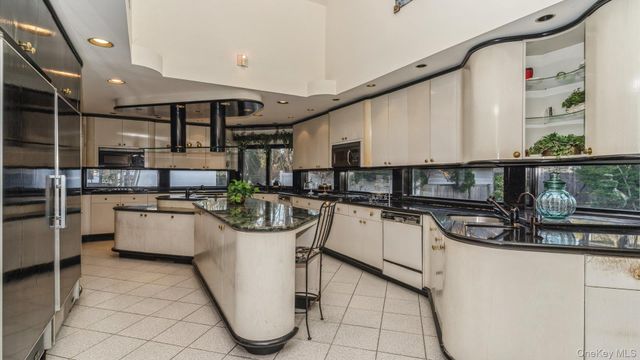 178 Wildacre Avenue, Lawrence, NY 11559