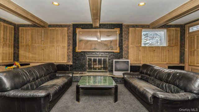 178 Wildacre Avenue, Lawrence, NY 11559