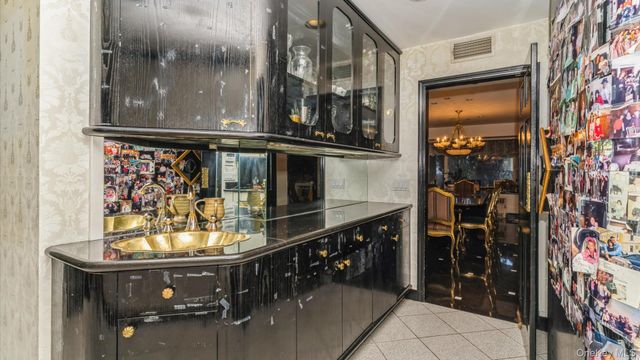 178 Wildacre Avenue, Lawrence, NY 11559