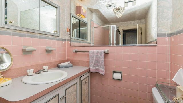 178 Wildacre Avenue, Lawrence, NY 11559