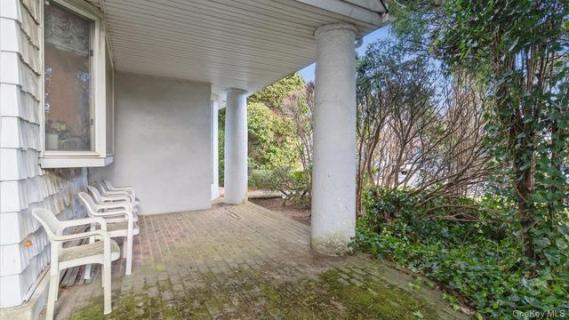 178 Wildacre Avenue, Lawrence, NY 11559