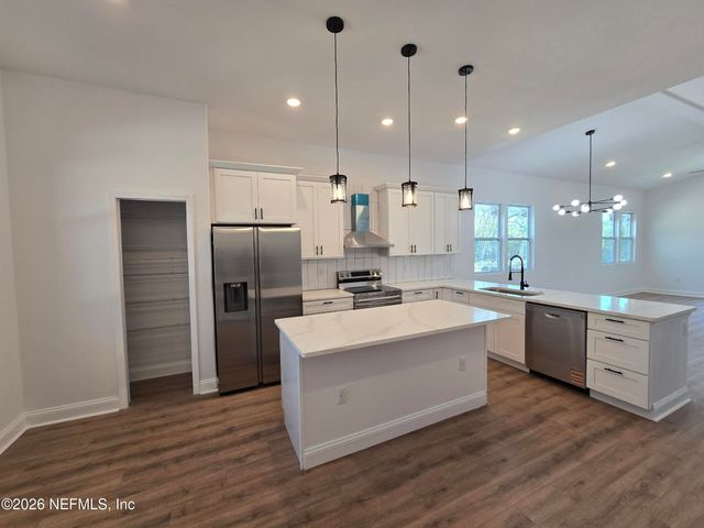 5820 PATTERSON Avenue, Jacksonville, FL 32219