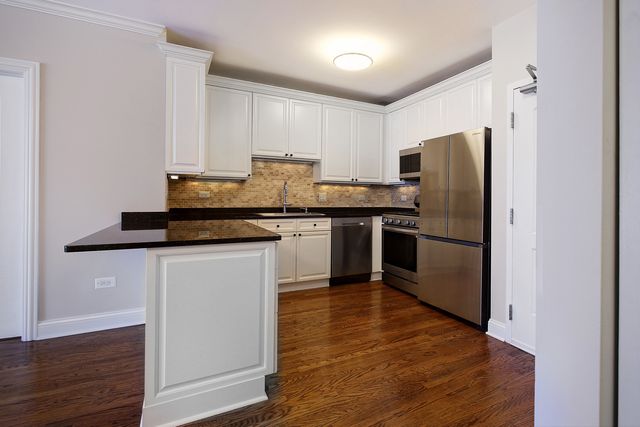 21 W Chestnut Street 1502, Chicago, IL 60610