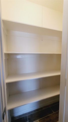 17331 Red Oak Drive 10, Houston, TX 77090