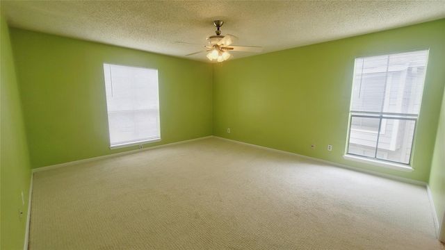 17331 Red Oak Drive 10, Houston, TX 77090