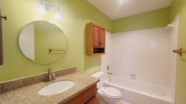 17331 Red Oak Drive 10, Houston, TX 77090