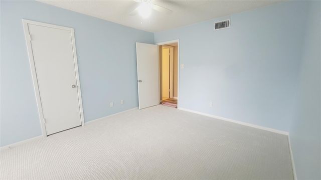 17331 Red Oak Drive 10, Houston, TX 77090