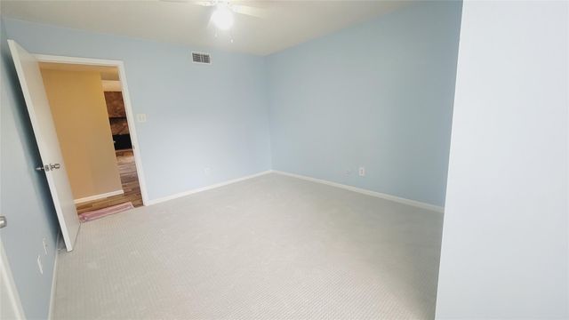 17331 Red Oak Drive 10, Houston, TX 77090