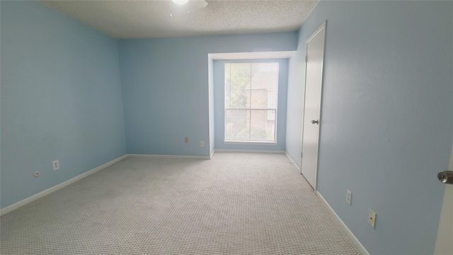 17331 Red Oak Drive 10, Houston, TX 77090