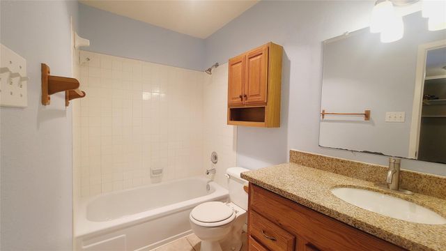 17331 Red Oak Drive 10, Houston, TX 77090