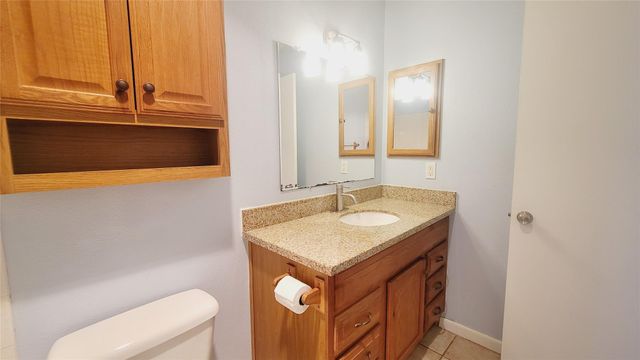 17331 Red Oak Drive 10, Houston, TX 77090
