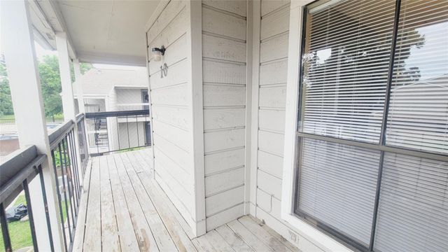 17331 Red Oak Drive 10, Houston, TX 77090