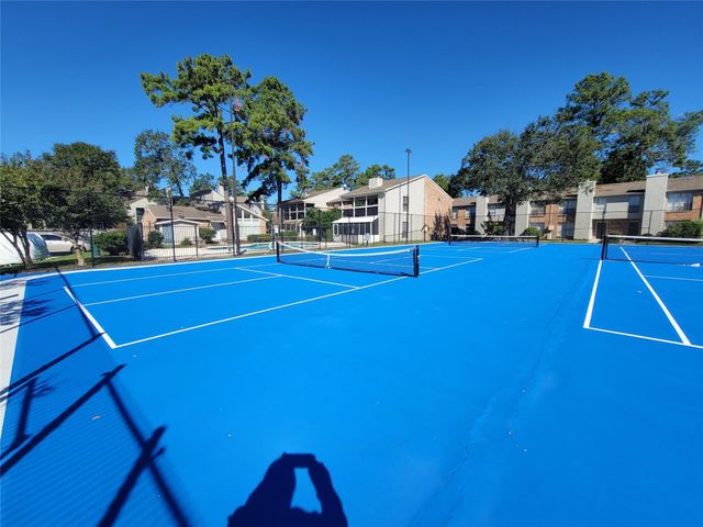 17331 Red Oak Drive 10, Houston, TX 77090