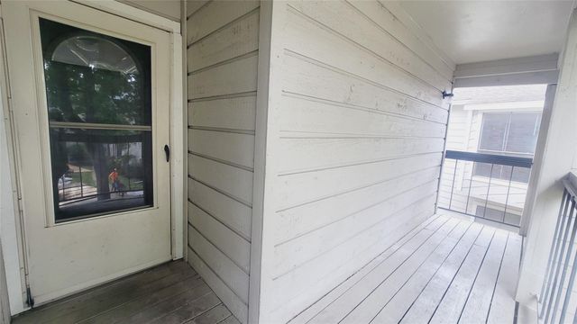 17331 Red Oak Drive 10, Houston, TX 77090