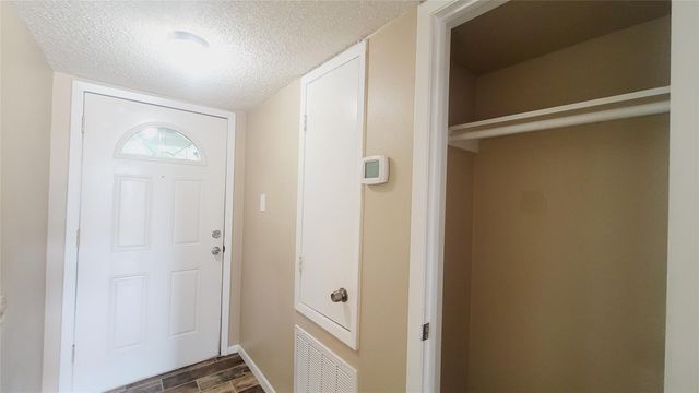 17331 Red Oak Drive 10, Houston, TX 77090