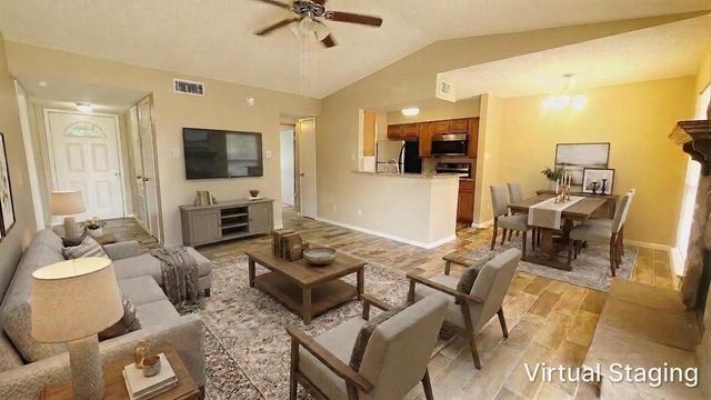 17331 Red Oak Drive 10, Houston, TX 77090