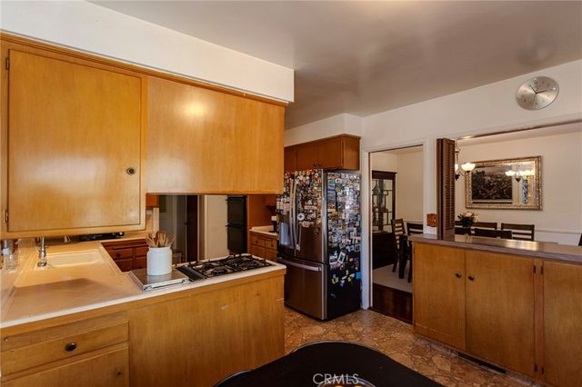 1724 Sombra Drive, Glendale, CA 91208