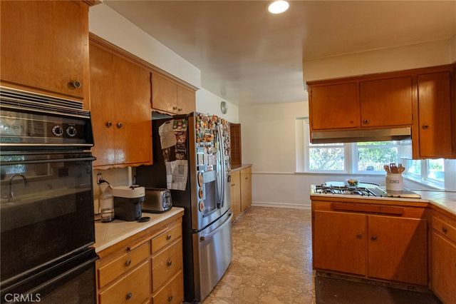 1724 Sombra Drive, Glendale, CA 91208