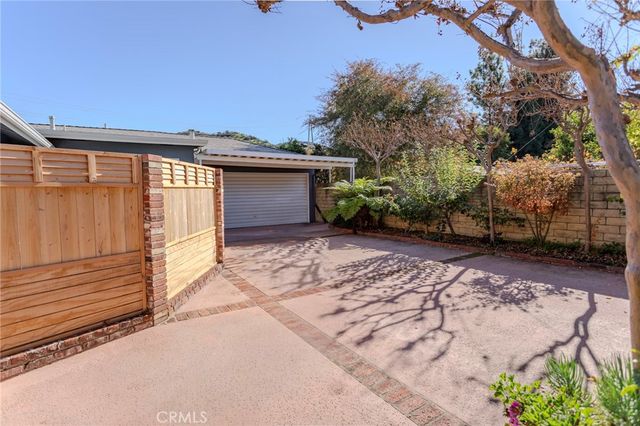 1724 Sombra Drive, Glendale, CA 91208