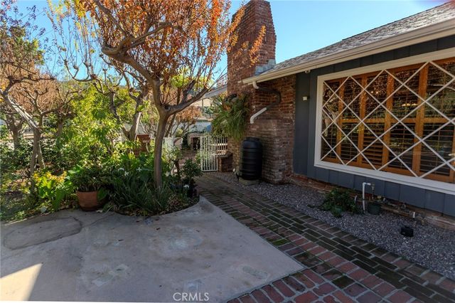 1724 Sombra Drive, Glendale, CA 91208