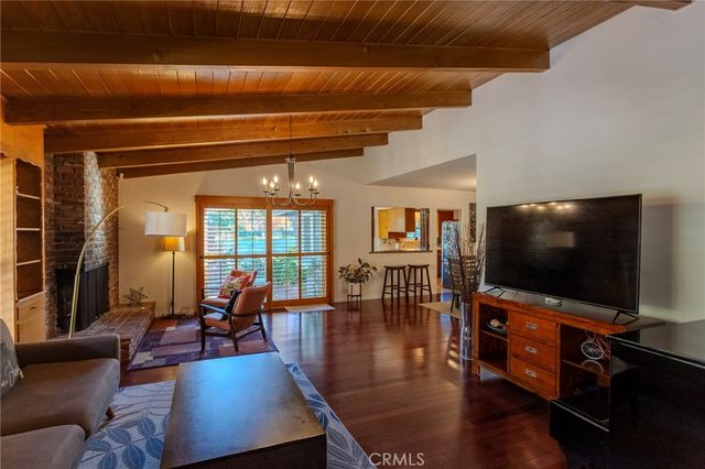 1724 Sombra Drive, Glendale, CA 91208
