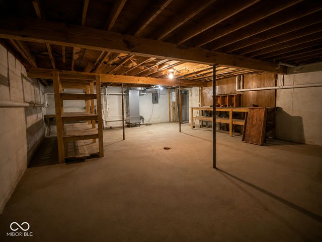 6 U Drive, Cloverdale, IN 46120