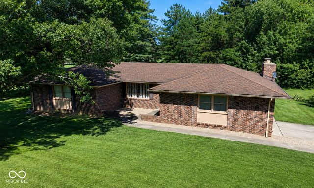 6 U Drive, Cloverdale, IN 46120