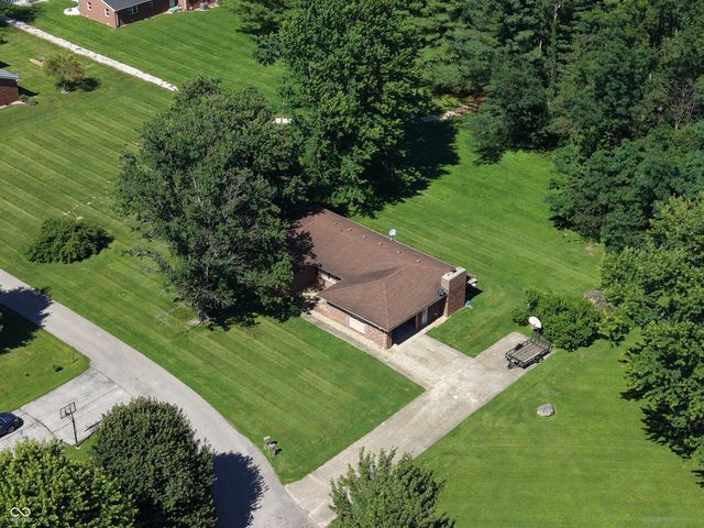6 U Drive, Cloverdale, IN 46120
