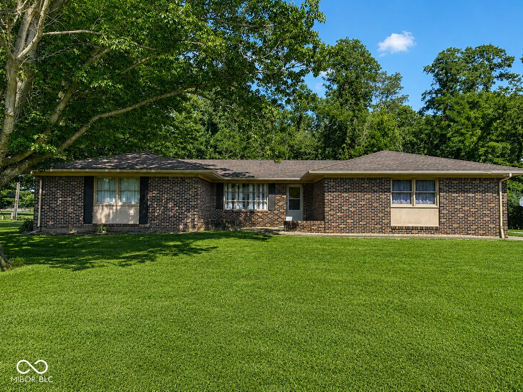 6 U Drive, Cloverdale, IN 46120