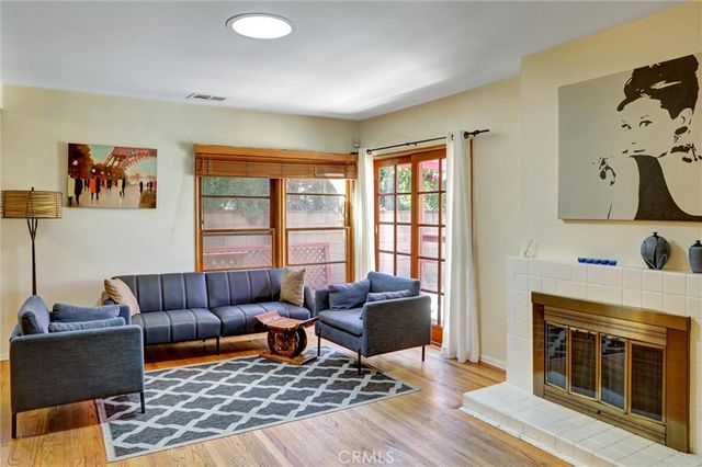 15123 Killion Street, Sherman Oaks, CA 91411