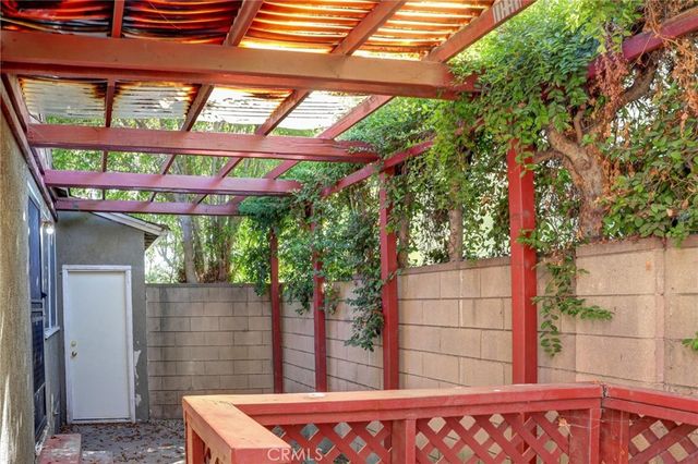 15123 Killion Street, Sherman Oaks, CA 91411