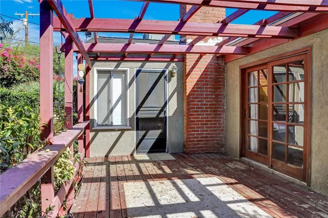 15123 Killion Street, Sherman Oaks, CA 91411