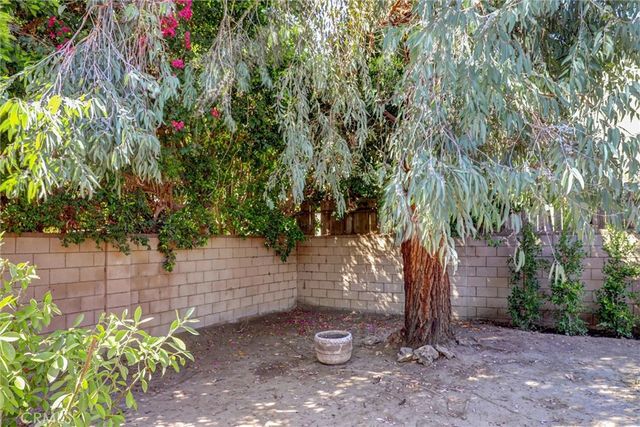 15123 Killion Street, Sherman Oaks, CA 91411