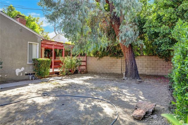 15123 Killion Street, Sherman Oaks, CA 91411