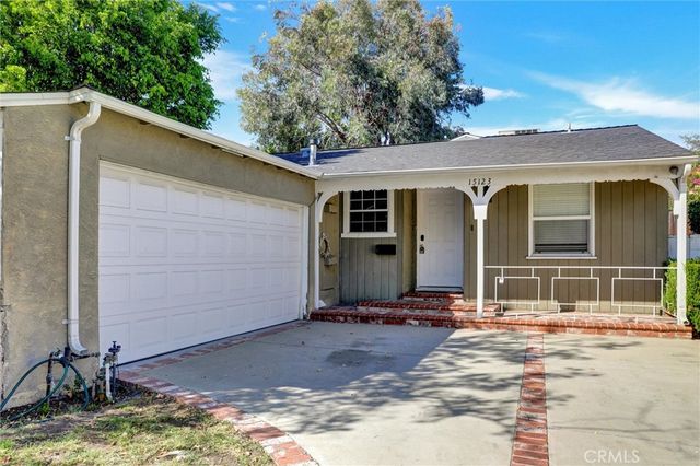 15123 Killion Street, Sherman Oaks, CA 91411