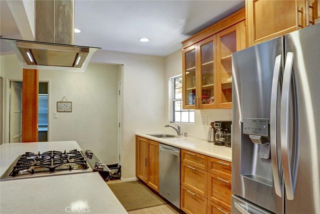 15123 Killion Street, Sherman Oaks, CA 91411