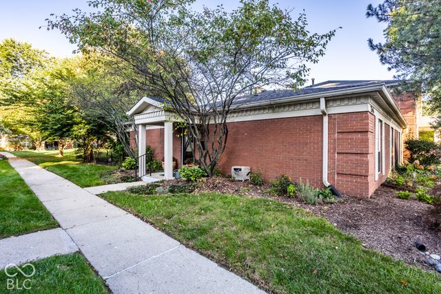 7346 King George Drive, Indianapolis, IN 46260