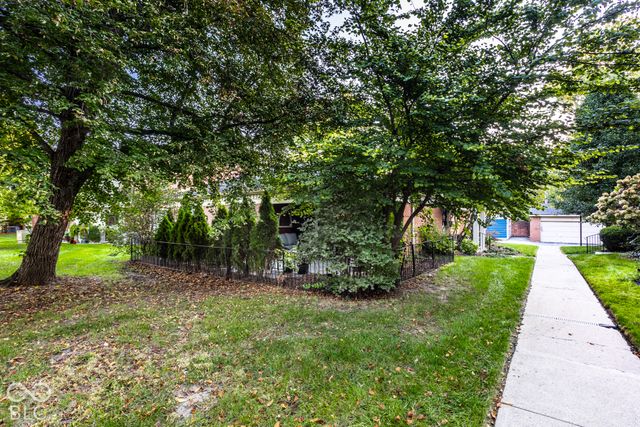 7346 King George Drive, Indianapolis, IN 46260