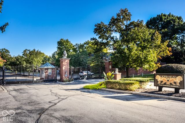 7346 King George Drive, Indianapolis, IN 46260