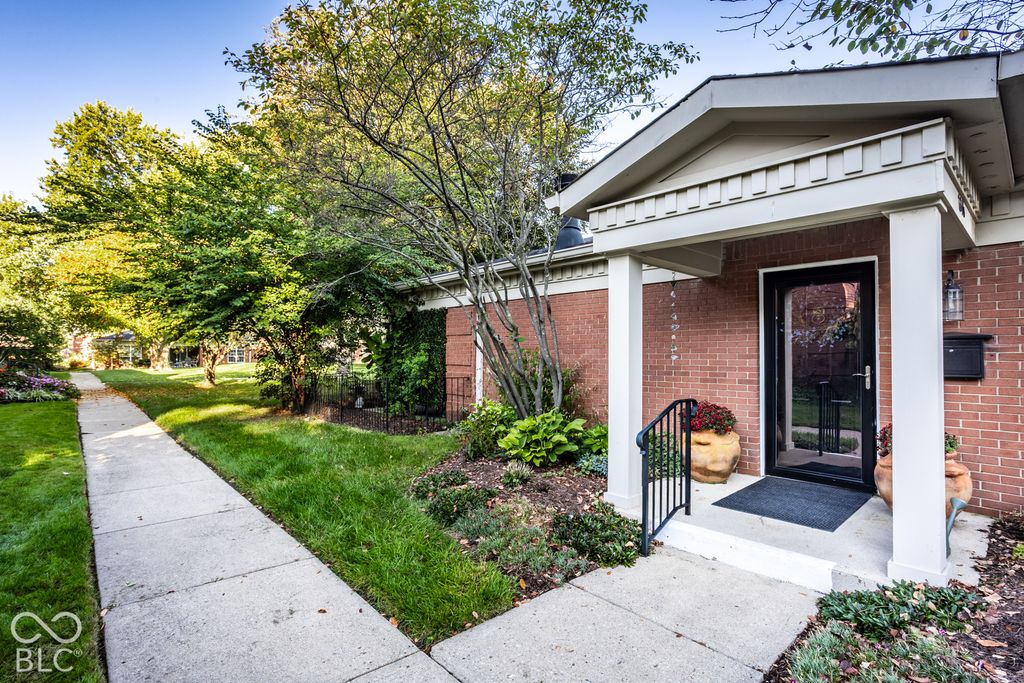 7346 King George Drive, Indianapolis, IN 46260
