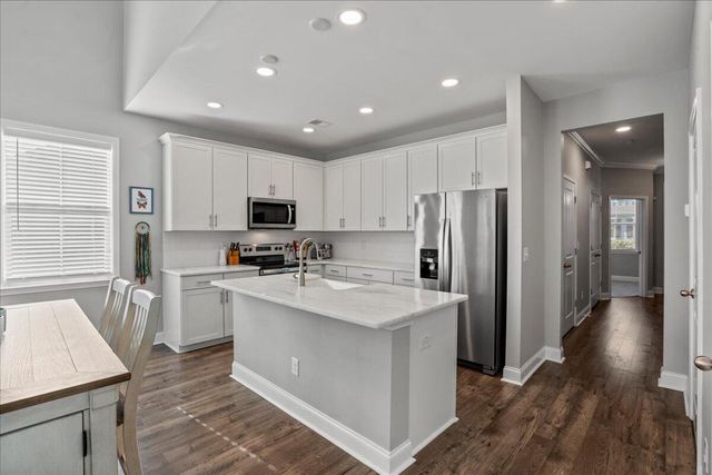 612 Ravensridge Lane, Moncks Corner, SC 29461