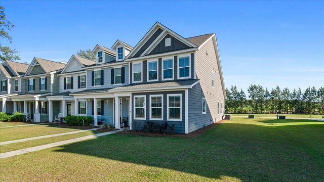 612 Ravensridge Lane, Moncks Corner, SC 29461