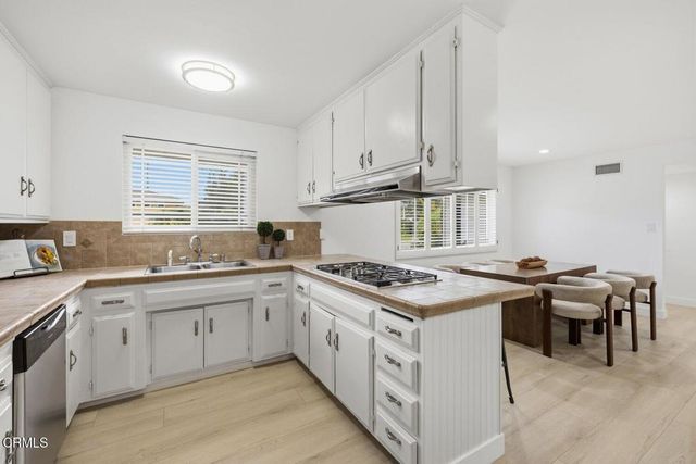 290 Columbia Road, Thousand Oaks, CA 91360
